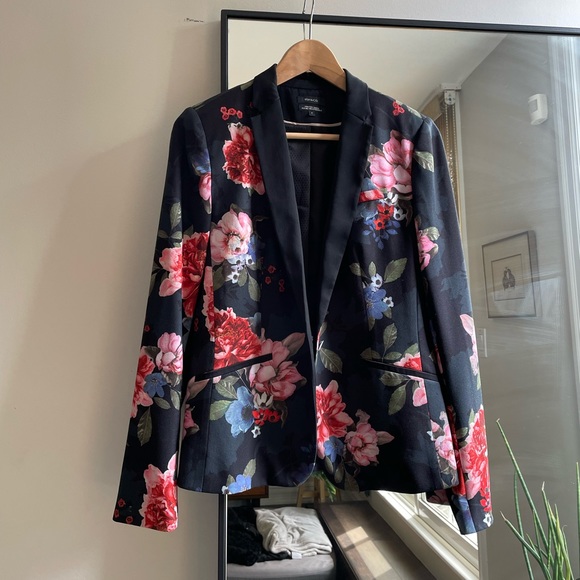RW&CO. Jackets & Blazers - RW&Co Floral Blazer Size 6